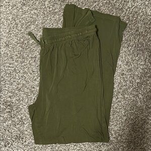 Kyte Baby Women’s Olive Lounge Pants